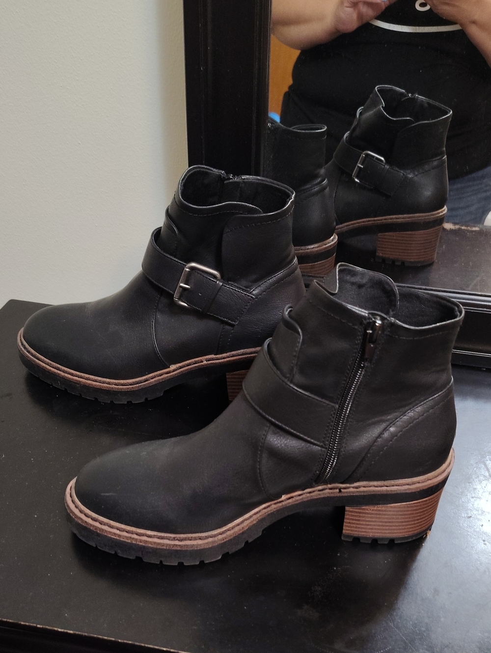 SM New York Black Leather Ankle Boots with Buckle
